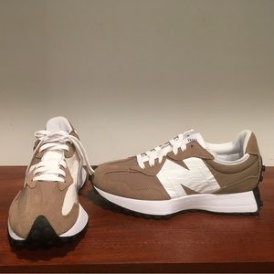 NWT New Balance 327 unisex